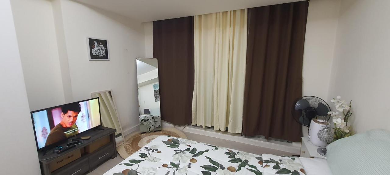 Jn Condotel The Azure Urban Resort Residences Paranaque City Εξωτερικό φωτογραφία